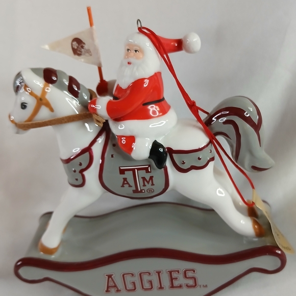 Danbury Mint 2009 Texas A&M themed ornament. - Picture 3 of 13